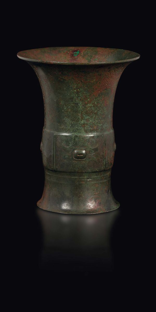 Vaso in bronzo Zun a decoro geometrico, Cina, Dinastia Zhou (1027-221 a.C.)