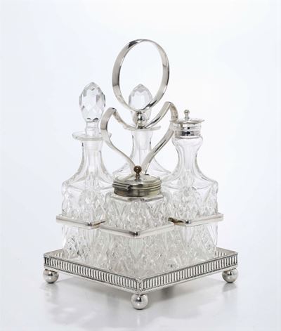 Oliera in Argento con Quattro Ampolle in Cristallo