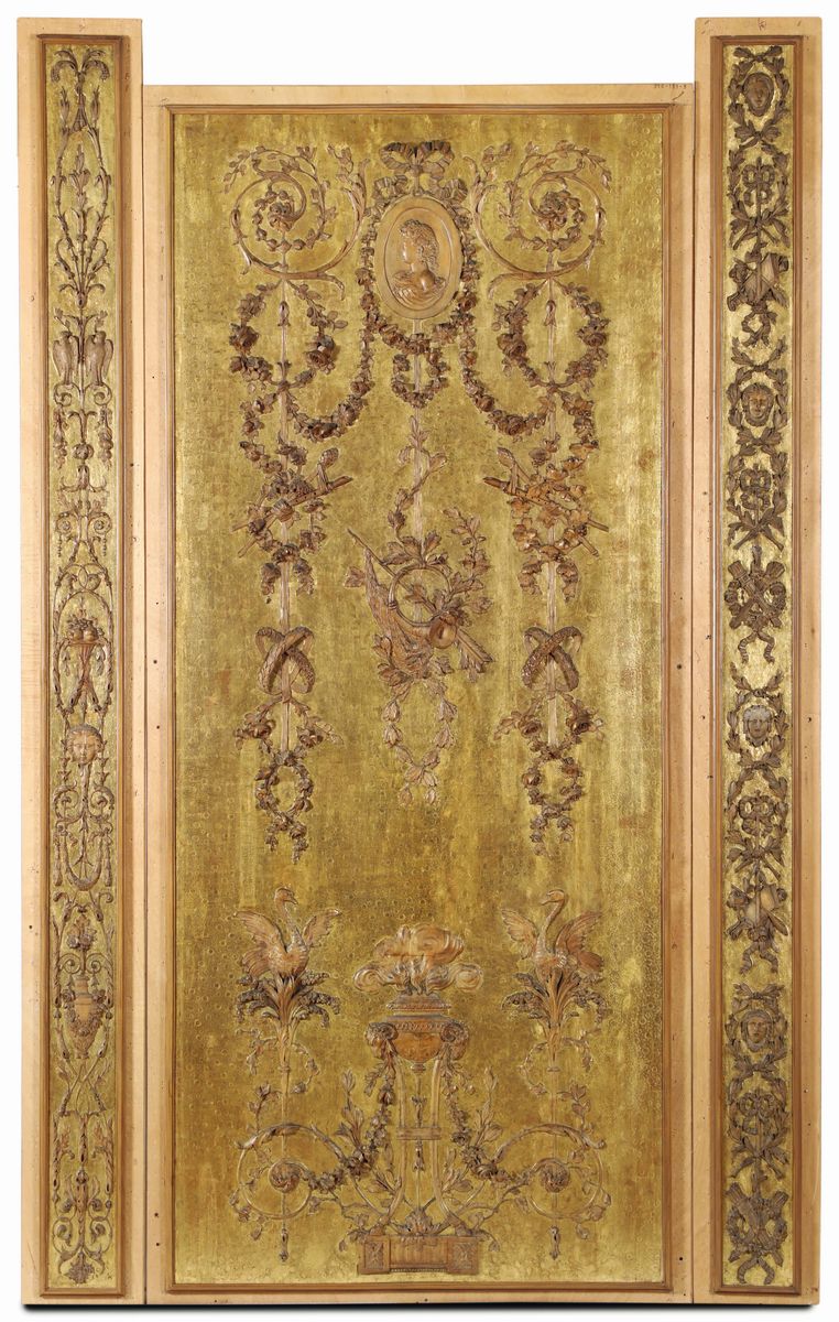 Boiserie Neoclassica in Legno di Rovere Scolpito e Dorato, Francia Ultimo Quarto del XVIII Secolo...