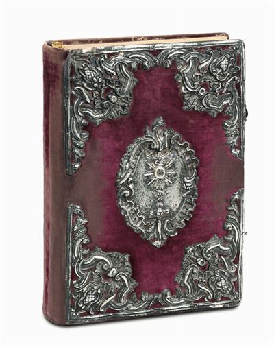 Legatura di Libro Liturgico in Argento e Argento Dorato, Sbalzato e Cesellato, Velluto. Manifattu...