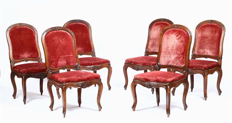 Sei sedie in noce intagliato, XVIII secolo  - Asta Antiquariato - I - Cambi Casa d'Aste