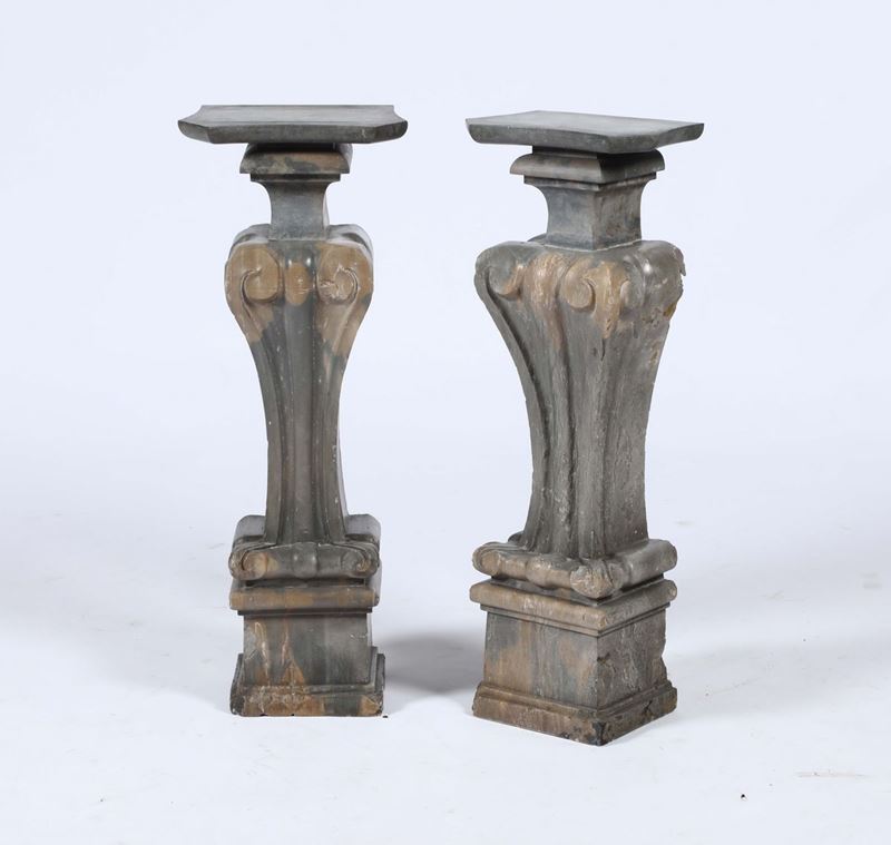 Due basi in marmo grigio Luigi XIV, elementi di una balaustra, XVIII secolo  - Auction Asta a Tempo antiquariato - II - Cambi Casa d'Aste