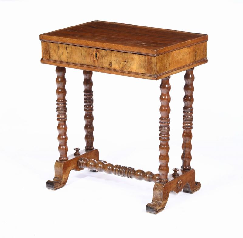 Tavolino da lavoro in noce, XIX secolo  - Auction Asta a Tempo antiquariato - II - Cambi Casa d'Aste