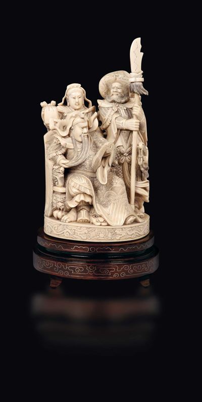 Gruppo Scolpito in Avorio Raffigurante Dignitari, Cina, Dinastia Qing, Inizio XX Secolo