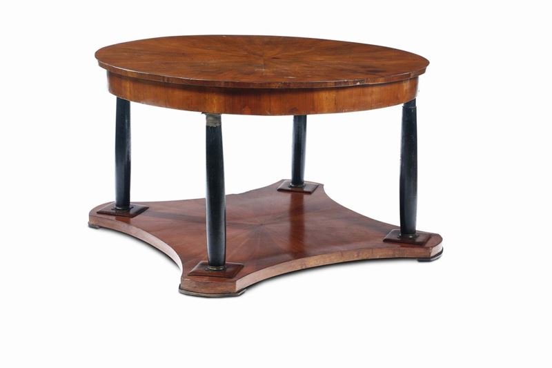 Tavolo circolare Impero in legno lastronato, XIX secolo  - Asta Antiquariato - Cambi Casa d'Aste