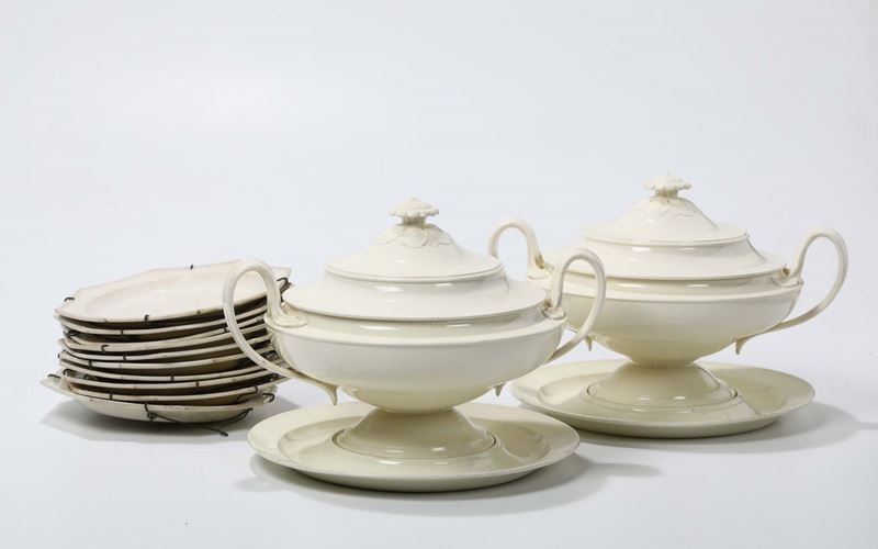 Coppia di zuppiere e dieci piatti in terraglia bianca  - Asta Antiquariato - Cambi Casa d'Aste