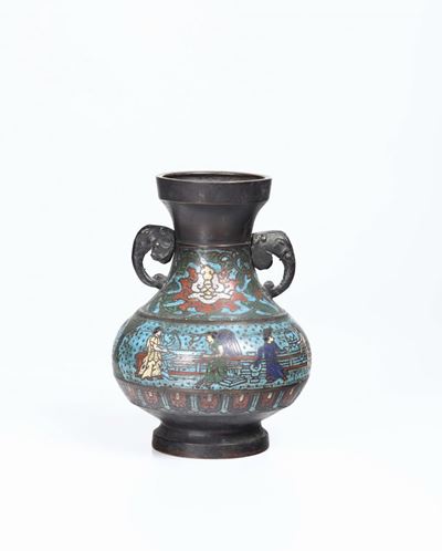 Vaso Smaltato con Anse a Testa di Elefante, Cina XX Secolo