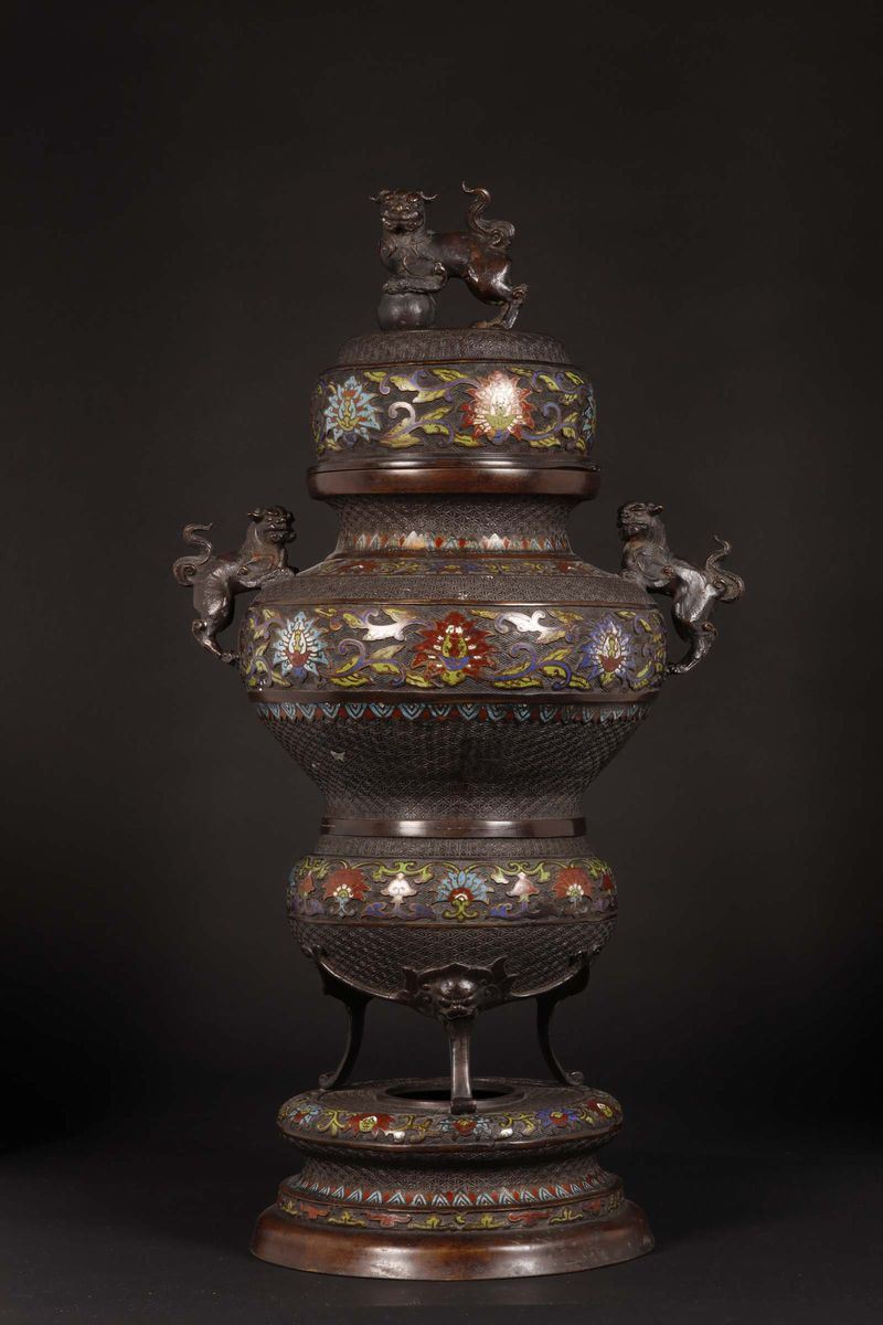 An enamelled bronze censer and cover with Pho dog, Japan, 19th century  - Auction Chinese Works of Art - Cambi Casa d'Aste