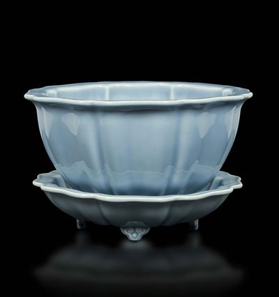 Giardiniera Scanalata in Porcellana Clair De Lune, Cina, Dinastia Qing, XIX Secolo