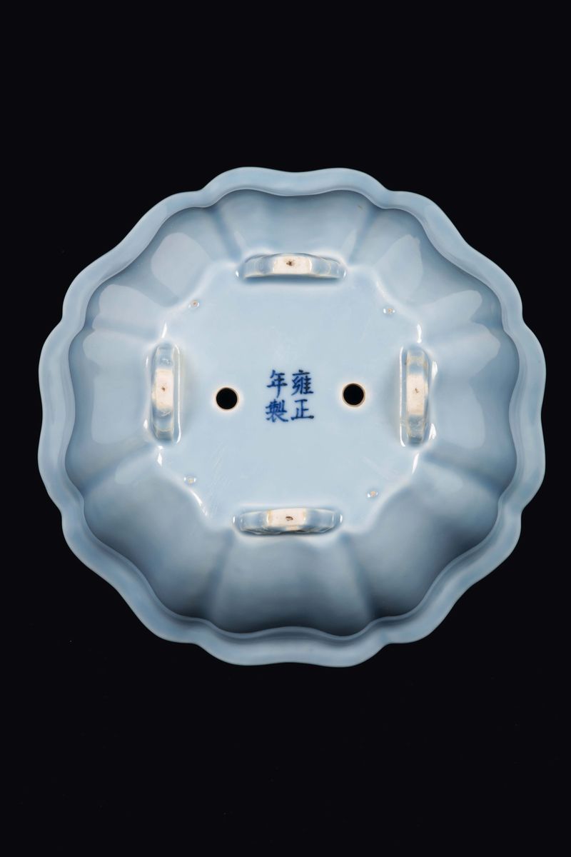 Giardiniera Scanalata in Porcellana Clair De Lune, Cina, Dinastia Qing, XIX Secolo
