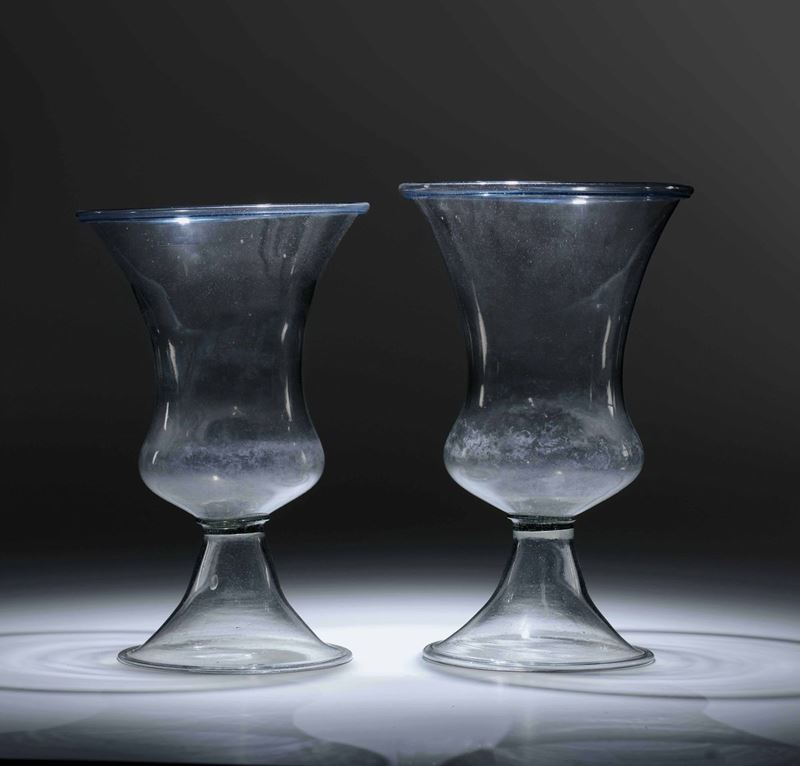 Coppia di vasi in vetro soffiato. Italia, Toscana XVI-XVII secolo  - Asta Antiquariato V | Asta a Tempo - Cambi Casa d'Aste