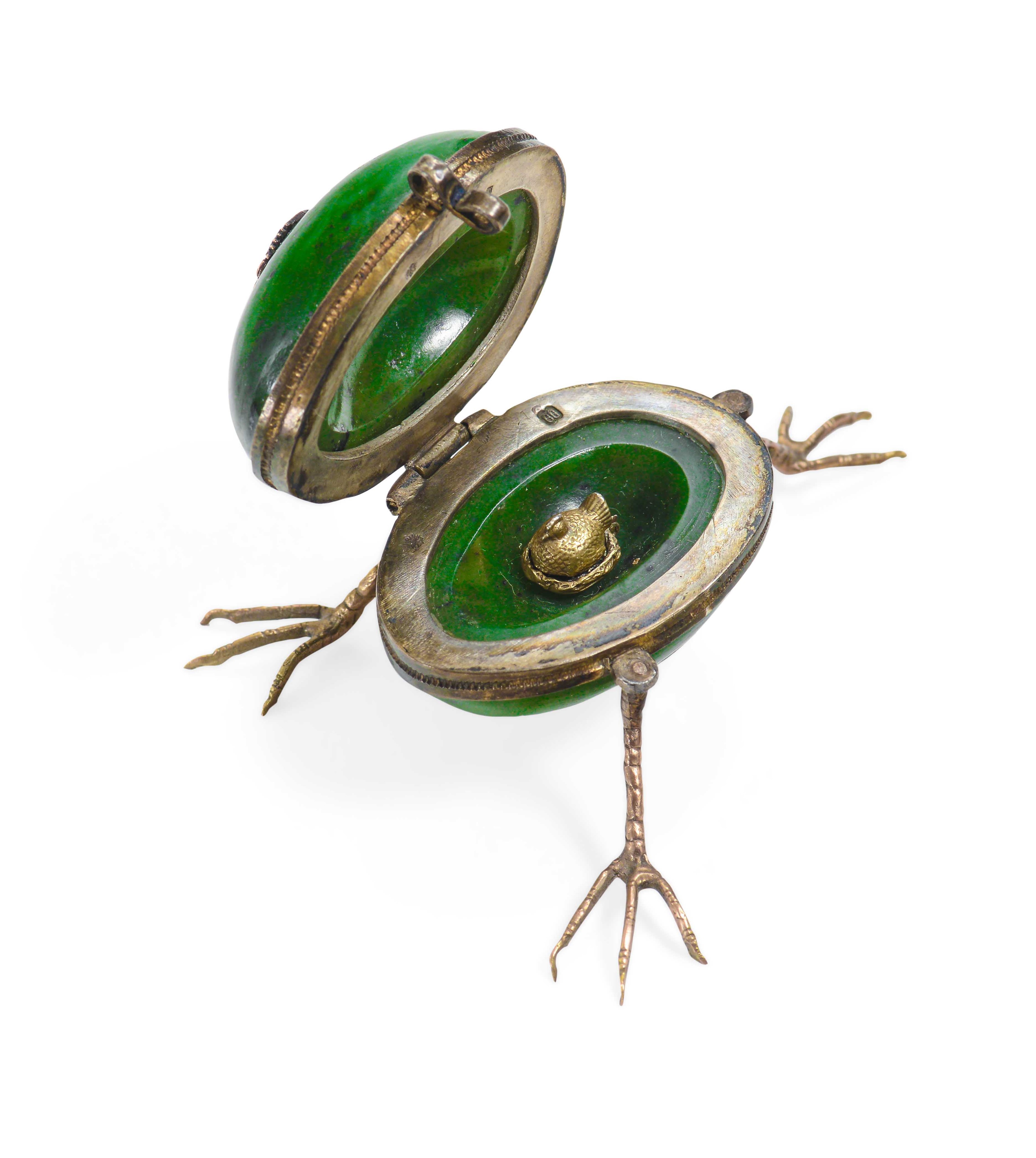 Scatola a Forma di Uovo Sorretta da Tre Piedi a Zampa, Probabile Atelier di Fabergé, Russia XIX-X...
