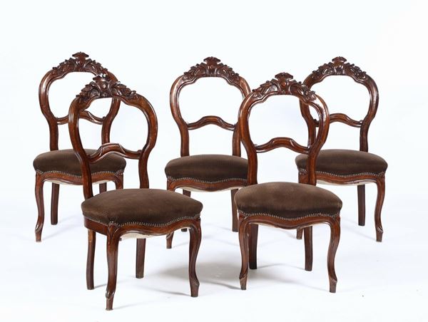 Gruppo di cinque sedie in noce, XIX secolo