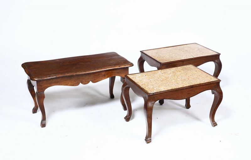 Lotto di tre tavolini bassi stile Luigi XVI  - Asta Antiquariato - Cambi Casa d'Aste