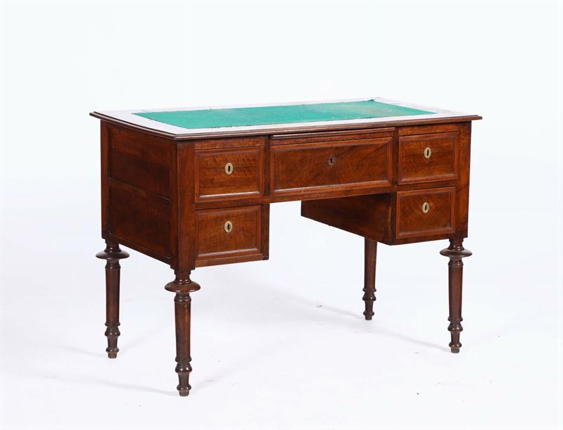 Scrivania a cinque cassetti con piano in tessuto, XIX secolo  - Asta Antiquariato - Cambi Casa d'Aste