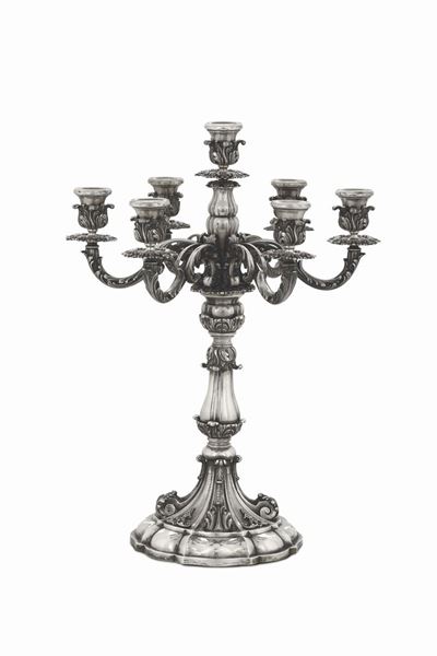 Importante Candelabro Centrotavola a Sette Fiamme in Argento Fuso, Sbalzato e Cesellato, Mario Bu...