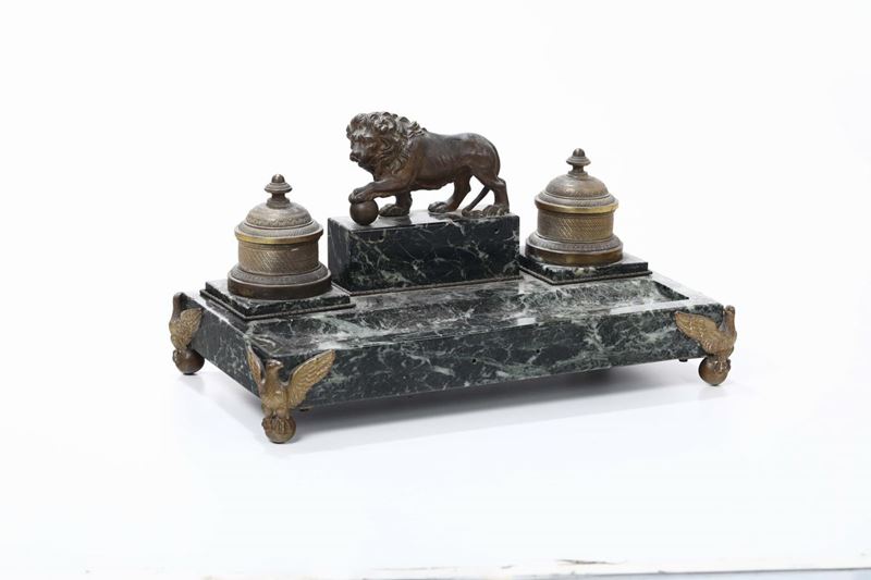 Calamaio in marmo e bronzo dorato, XIX secolo  - Asta Antiquariato - Cambi Casa d'Aste