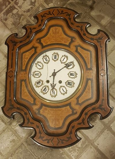 Lotto di Due Orologi in Legno