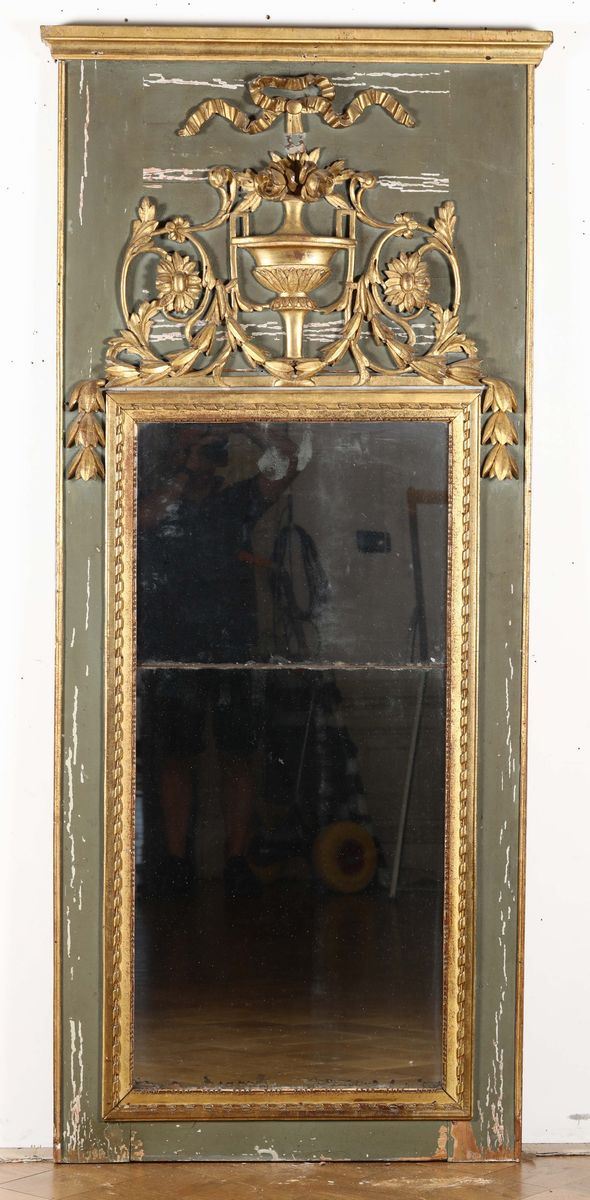 Caminiera Luigi XVI in legno intagliato, laccato e dorato, XVIII-XIX secolo  - Asta Antiquariato - Cambi Casa d'Aste