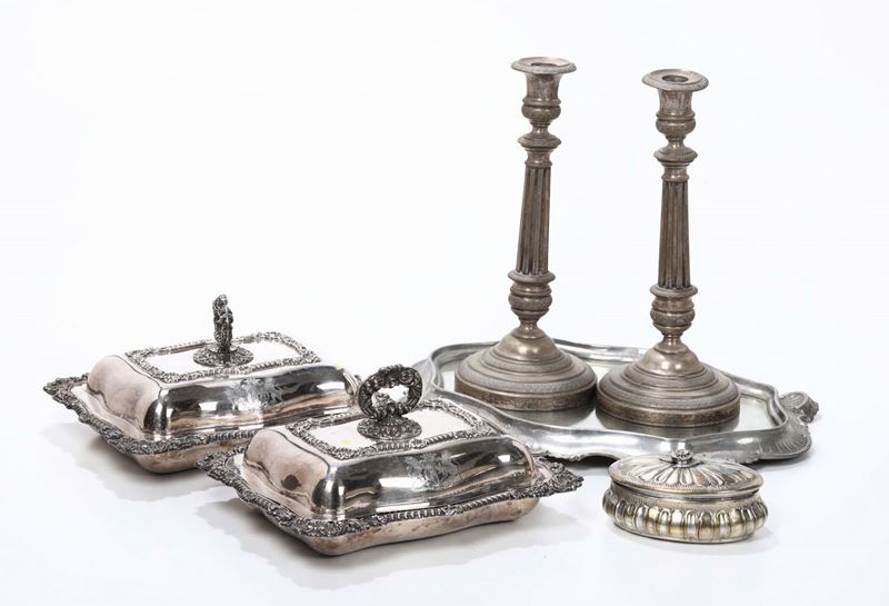 Lotto di oggetti in metallo e peltro  - Auction Fine Art - Cambi Casa d'Aste