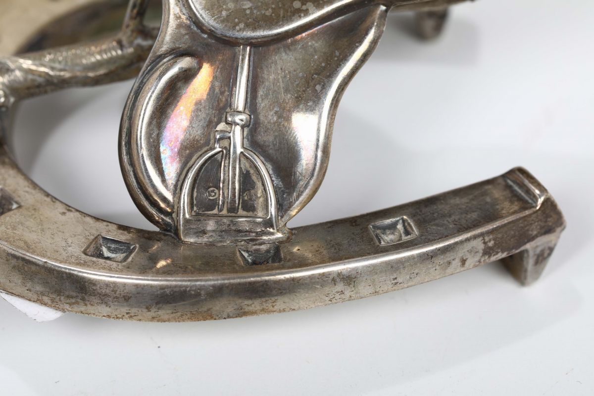 Due Bugie Diverse in Argento, XX Secolo