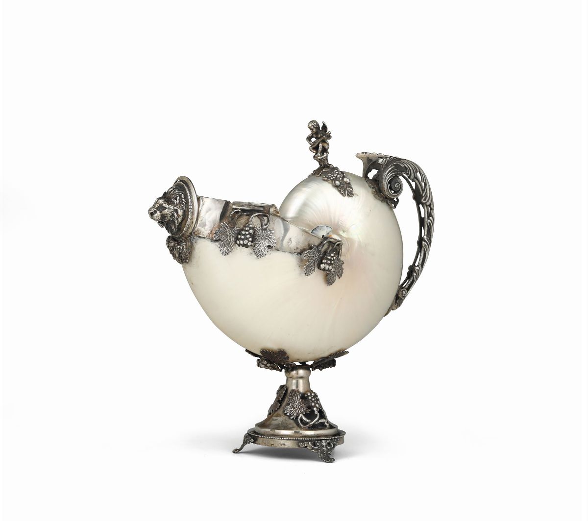 Nautilus con Montatura in Argento Fuso, Sbalzato e Cesellato, Italia XX Secolo