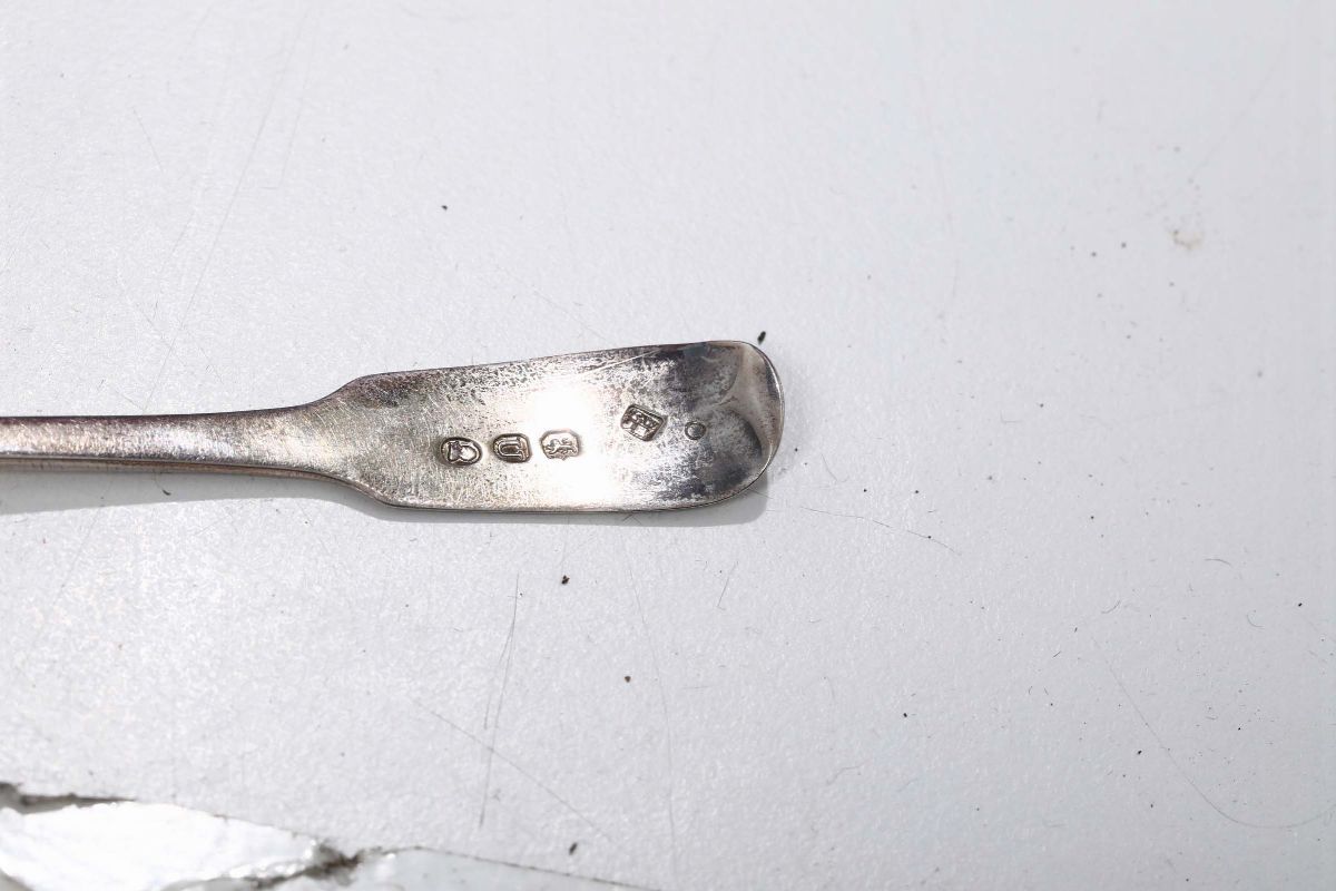 Insieme di Dodici Cucchiaini in Argento e Pinza da Zucchero