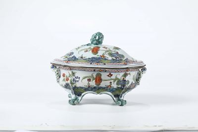 Zuppiera in Maiolica. Manifattura Conti Ferniani Faenza XVIII Secolo