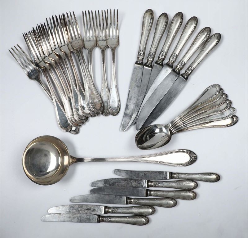 Servizio di posate in argento, XX secolo  - Asta Antiquariato - Cambi Casa d'Aste