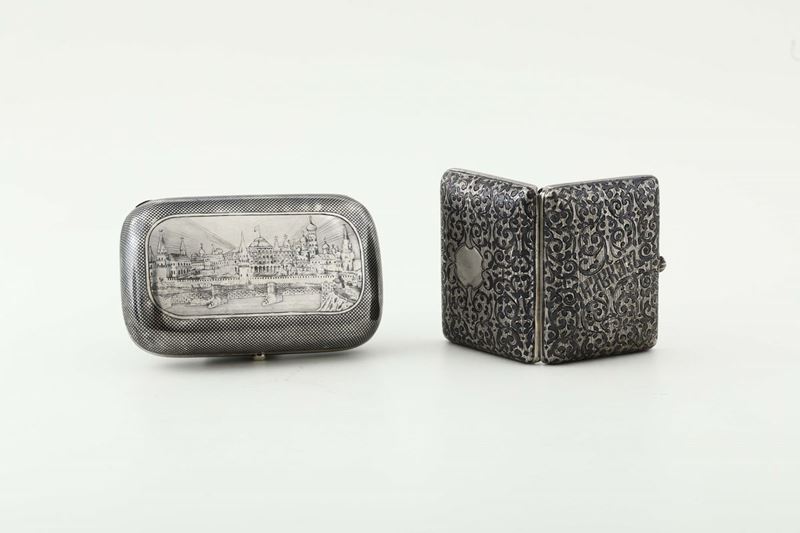 A box and a cigarette case in silver and niello, one with stamps from Moscow from the last quarter of the 19th century  - Auction Collectors' Silvers - Cambi Casa d'Aste
