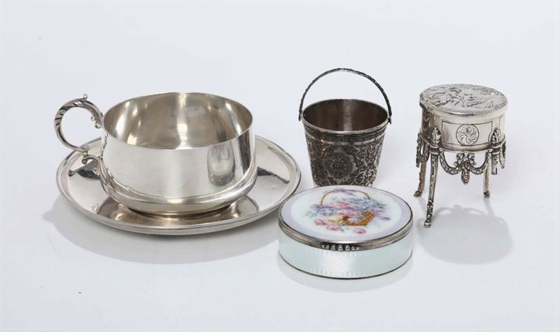 Lotto di oggetti in argento e metallo argentato  - Asta Asta a Tempo antiquariato - II - Cambi Casa d'Aste