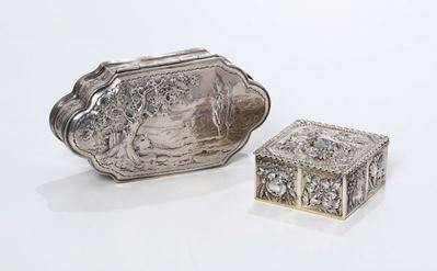 Due Scatole in Argento Sbalzato, Inghilterra XX Secolo