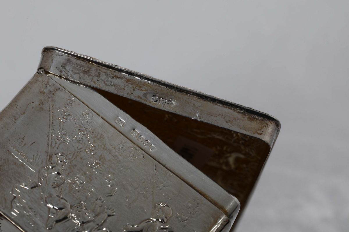 Scatola in Argento con Bolli di Fantasia e Tabacchiera Rettangolare in Argento, XX Secolo