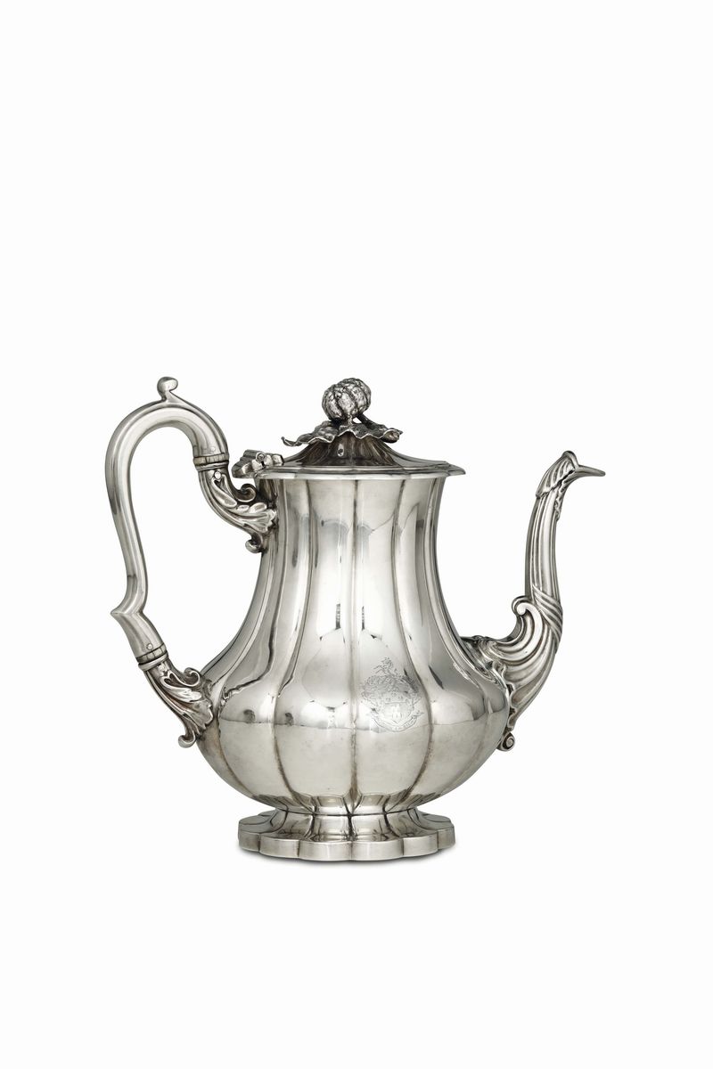 Caffettiera in Argento Fuso, Sbalzato e Cesellato. Argentiere H.boulton & Plate Co., Inghilterra ...