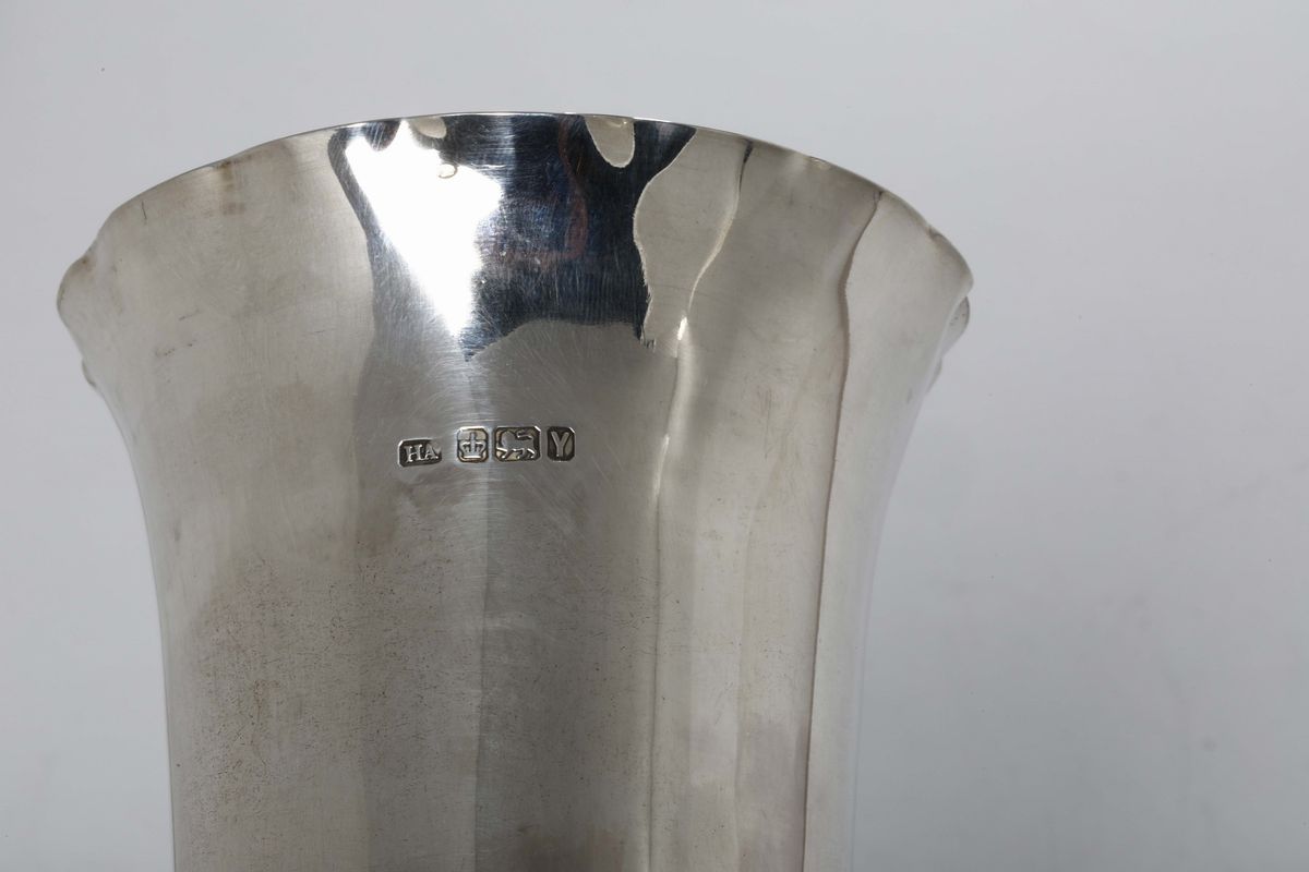 Vaso in Argento, Città di Sheffield, XIX-XX Secolo