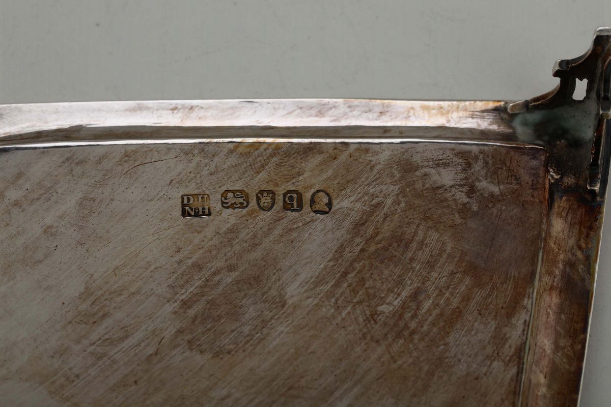 Teiera con Piatto in Argento Sterling Fuso, Sbalzato e Cesellato, Manico in Legno, Londra 1791 Ar...