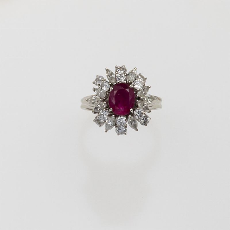 Anello con rubino di ct 1,90 circa con diamanti taglio navette e rotondi a contorno  - Asta Fine Jewels - Cambi Casa d'Aste