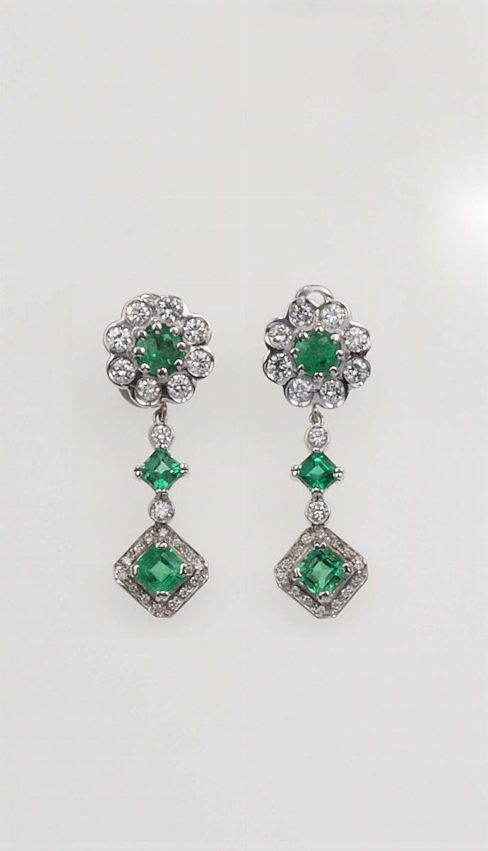 Pair of emerald and diamond earrings  - Auction Fine Jewels - Cambi Casa d'Aste