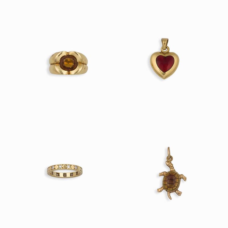 Lotto composto da due pendenti, una fedina ed un anello  - Asta Vintage, Gioielli e Bijoux - Cambi Casa d'Aste