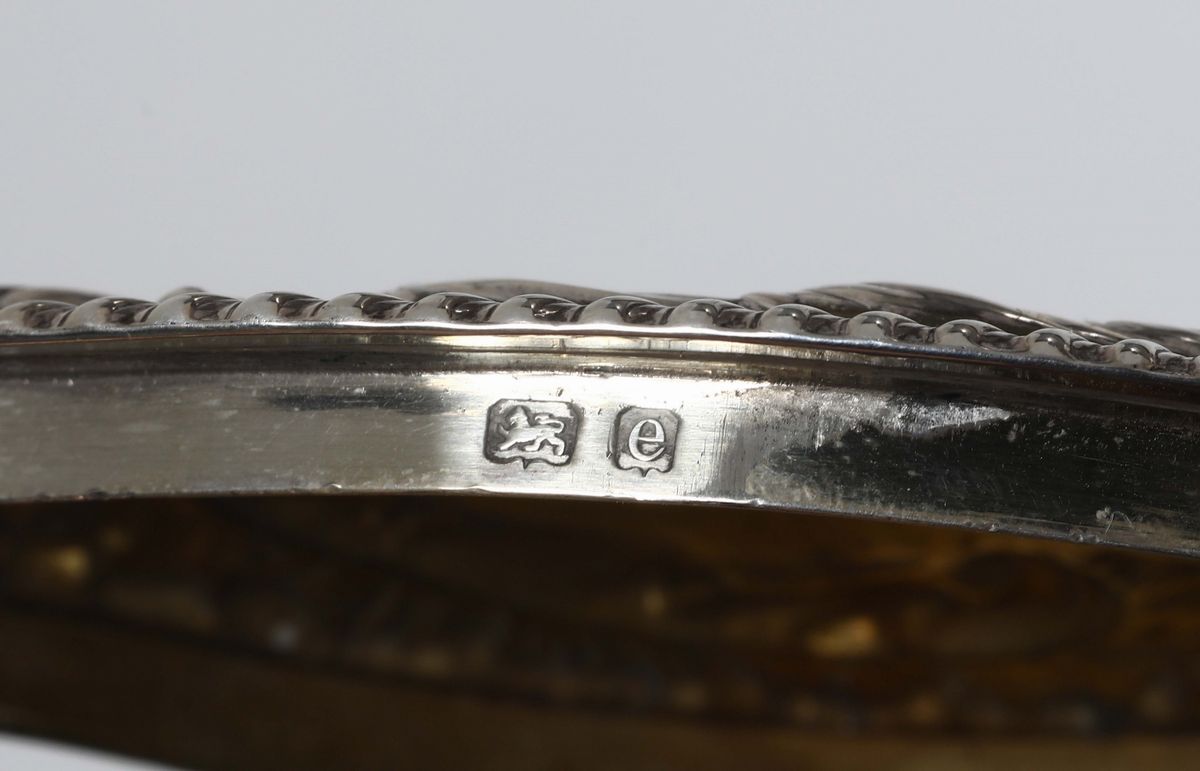 Due Tabacchiere in Argento Sbalzato, Inghilterra XIX-XX Secolo