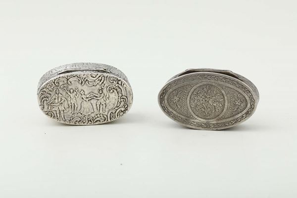 Due tabacchiere in argento sbalzato e cesellato, una Italia (Napoli?) XIX secolo
