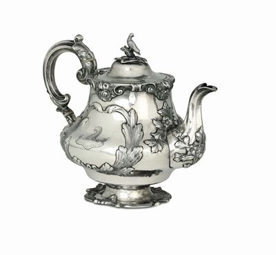 Teiera in Argento Sterling Fuso, Sbalzato e Cesellato, Argentiere Non Identificato, Londra 1846