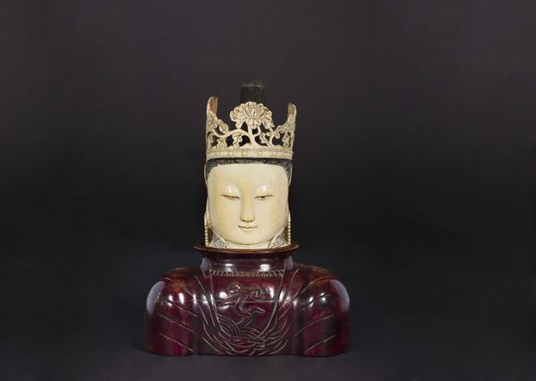 A carved ivory Guanyin's head, China, early 20th century
