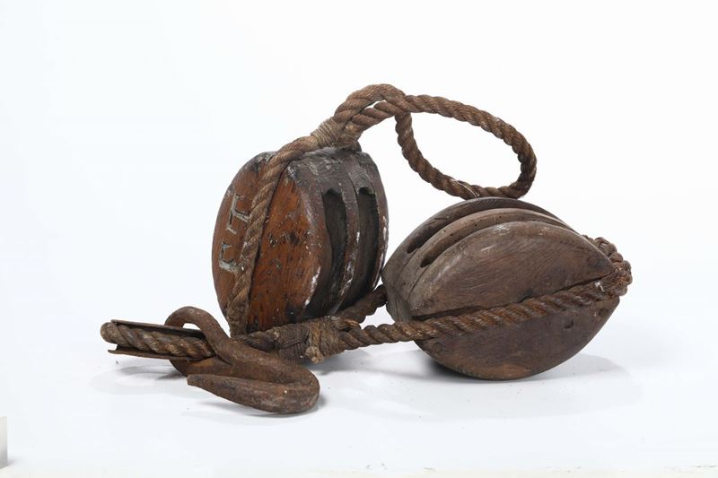 Due bozzelli da marina in legno  - Asta Asta a Tempo antiquariato - II - Cambi Casa d'Aste