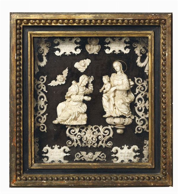 Composizione raffigurante Madonna con Bambino e S.Anna in avorio scolpito. Maestranze trapanesi, Sicilia XVIII secolo