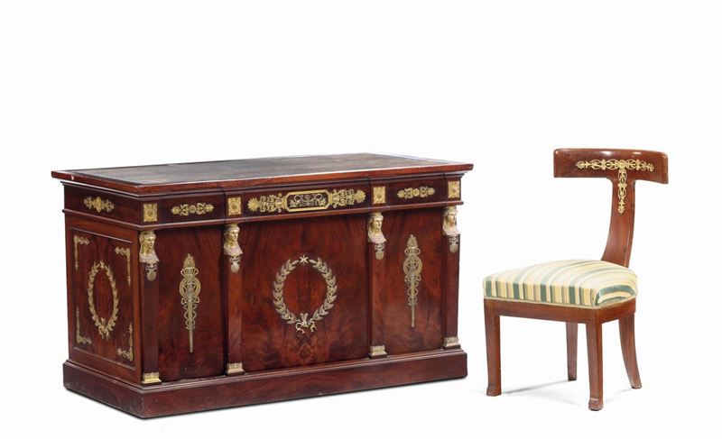Scrivania in stile impero lastronata in mogano con sedia, XIX-XX secolo  - Asta Antiquariato - Cambi Casa d'Aste