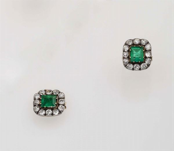 Anello e spilla con smeraldi Colombia di ct 4,23 e 3,74 circa, diamanti di vecchio taglio a contorno
