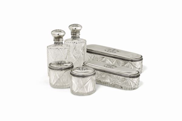 A toilette set in ground crystal and silver lids made up of six pieces, Moscow 1908-1926