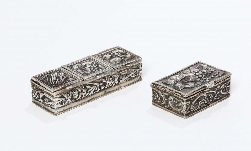 Lotto di due scatoline in argento, XX secolo  - Auction Silvers - Cambi Casa d'Aste