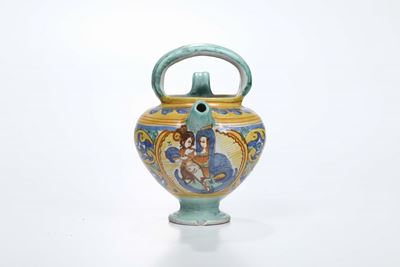 Versatoio in Maiolica con Decorato in Policromia Madonna con Bambino Entro Riserva. Deruta XVII S...
